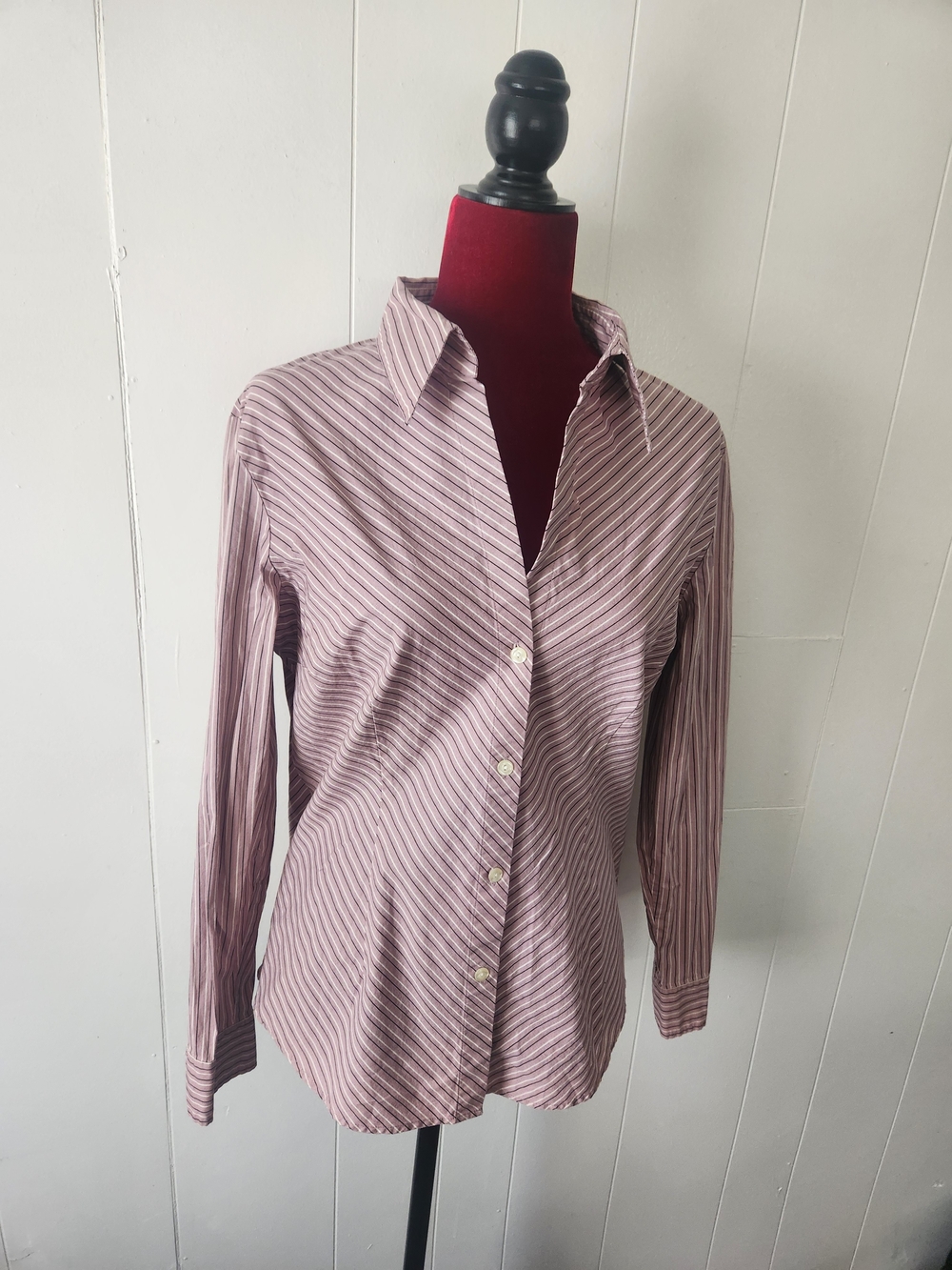 New York & Company Purple and White Striped Button-Down Shirt Size Large Cotton